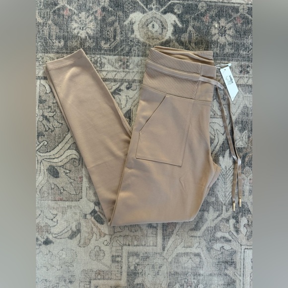 NWT | Travis Mathew | Friday Ponte Pocket Legging in Natural | Sz S - Picture 5 of 6